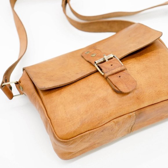 Khalid Satchel - Picture 3 of 6